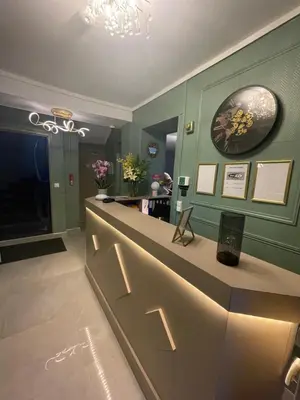 Hall ou réception de l'établissement HOTEL LOUVAIN