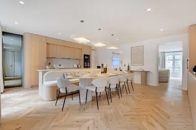 Plan de l'établissement Incredible flat - 4 BR-10P - Matignon - Champs Elysées