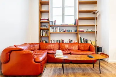Coin salon dans l'établissement GuestReady - Confort Moderne près des Invalides