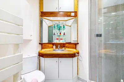 Salle de bains dans l'établissement GuestReady - Confort Moderne près des Invalides