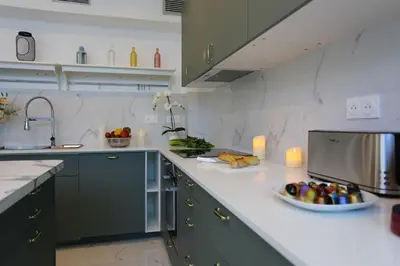 Cuisine ou kitchenette dans l'établissement Triplex 250m² 6CH - Clim - Très spacieux -