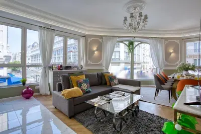 Coin salon dans l'établissement Charmant 160m² 6CH-Haussmannien Climatisé & Ascens