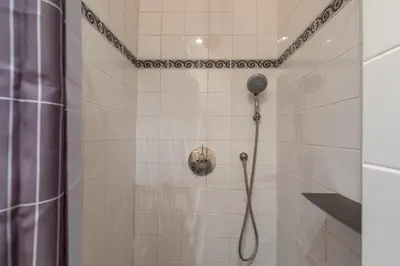 Salle de bains dans l'établissement GuestReady - Studio chic près du Canal St-Martin