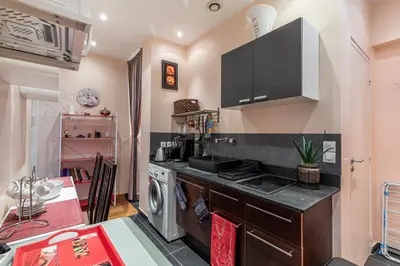 Cuisine ou kitchenette dans l'établissement GuestReady - Studio chic près du Canal St-Martin