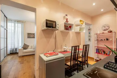 Cuisine ou kitchenette dans l'établissement GuestReady - Studio chic près du Canal St-Martin