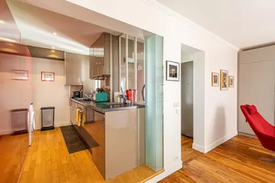 Cuisine ou kitchenette dans l'établissement GuestReady -Appart lumineux près de la Place d'Italie
