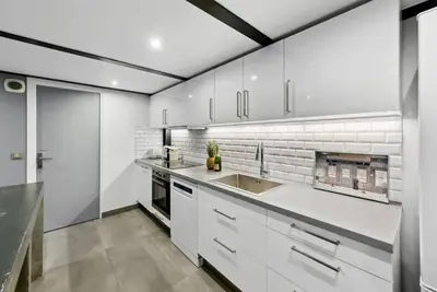 Cuisine ou kitchenette dans l'établissement Montmartre Theater Loft