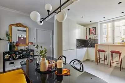 Cuisine ou kitchenette dans l'établissement Residense Notre Dame de Paris by Studio prestige