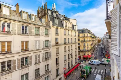 Vue générale sur Paris ou vue de la ville depuis l'appartement