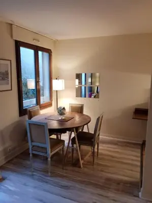 Plan de l'établissement Studio Cosy avec terrasse face au parc des expositions