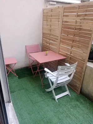 Plan de l'établissement Studio Cosy avec terrasse face au parc des expositions