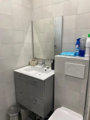 Salle de bains dans l'établissement Neuilly-sur-Seine calme et lumineux. B&B. 3 chambres