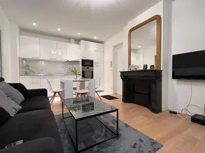 Cuisine ou kitchenette dans l'établissement Luxury Appartment, Champs Elysées, Neuf !