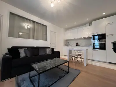 Cuisine ou kitchenette dans l'établissement Luxury Appartment, Champs Elysées, Neuf !