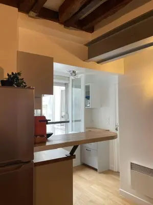 Cuisine ou kitchenette dans l'établissement Lovely apartment Central, Le Marais, Paris