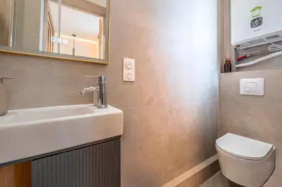 Salle de bains dans l'établissement Renovated Studio walking distance to Paris