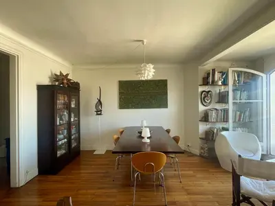 Coin salon dans l'établissement Superbe appartement de 120m2 en plein Paris