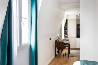 Coin salon dans l'établissement Luxurious flat in the center