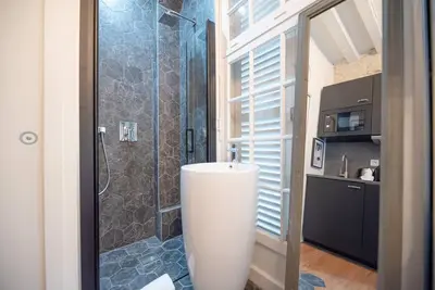 Salle de bains dans l'établissement CIA - CENTRAL LE MARAIS