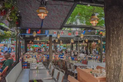 Restaurant ou autre lieu de restauration dans l'établissement T1 PRESTIGE PARIS MONTMARTRE