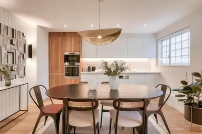 Cuisine ou kitchenette dans l'établissement Beautiful 3 Bedrooms apt near Eiffel Tower