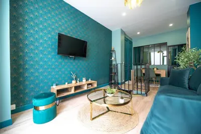 Télévision ou salle de divertissement dans l'établissement Beautiful Apartment close to Eiffel Tower