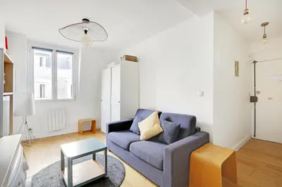Coin salon dans l'établissement Pick A Flat's Apartements in Louvre-Rivoli - Rue du Roule