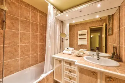 Salle de bains dans l'établissement GuestReady - Bel apt près de l'Arc de Triomphe