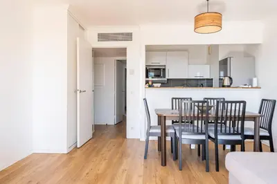 Plan de l'établissement Paris la Défense, lumineux et cosy