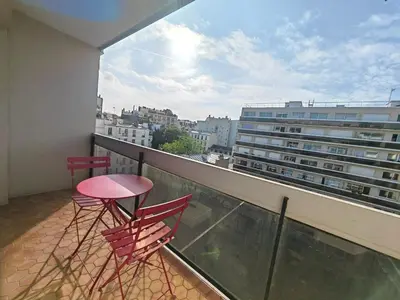 Balcon ou terrasse dans l'établissement Appartement avec balcon et parking à Paris Alésia