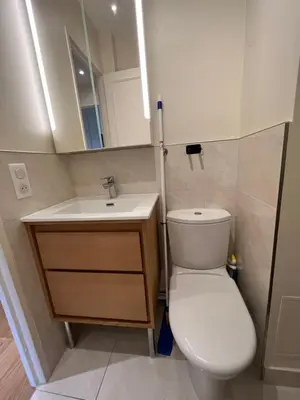 Salle de bains dans l'établissement Studio with Balcony 800m to Trocadéro and Tour Eiffel