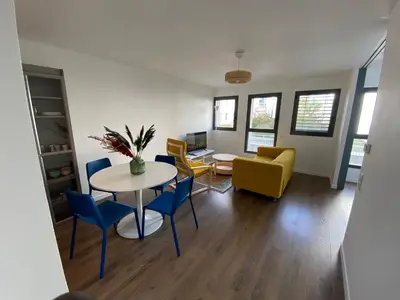 Coin salon dans l'établissement Haut Standing Suresnes
