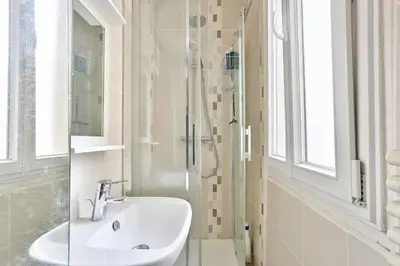 Salle de bains dans l'établissement GuestReady - Lovely Minimalist Studio in Plaisance
