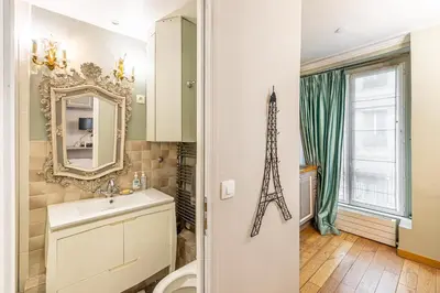 Salle de bains dans l'établissement GuestReady - Lux Studio - In Le Marais