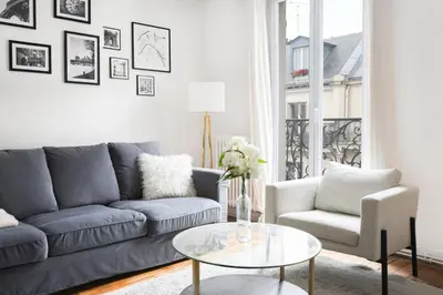 Coin salon dans l'établissement GuestReady - Duplex spacieux et lumineux