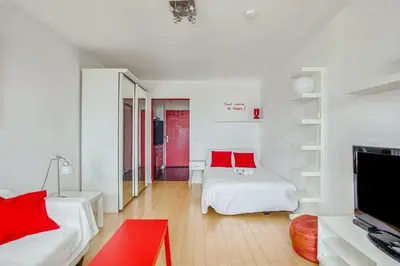 Un ou plusieurs lits dans un hébergement de l'établissement GuestReady - Beau studio avec vue imprenable