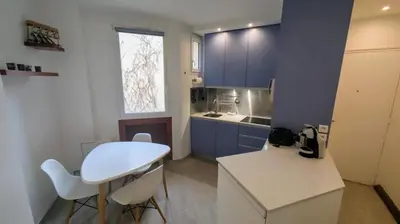 Cuisine ou kitchenette dans l'établissement GuestRead - Appt moderne près des Batignolles