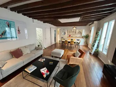 Coin salon dans l'établissement Lovely large apartment (4p) near Montparnasse