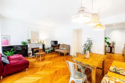 Coin salon dans l'établissement GuestReady - Loveliness near Pont Mirabeau