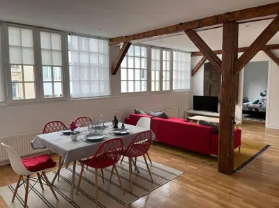 Télévision ou salle de divertissement dans l'établissement Loft duplex d'exception de 120m2 Paul Bert