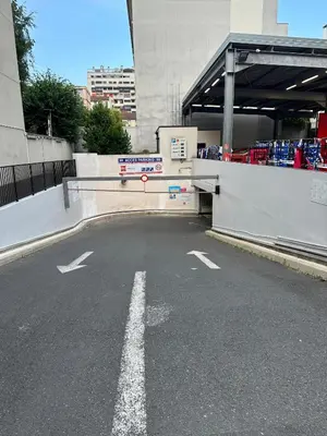Plan de l'établissement PARIS-MONTROUGE Magnifique appartement 3 pièces de 75m2 avec PARKING - très cosy pour 1 - 8 personnes refait à NEUF -ENTIRE APARTMENT LUXURIOUS AND WARM -Montrouge Paris 14ème - Proche Aéroport Orly Parc Expositions Porte de Versailles FREE WIFI GRATUIT