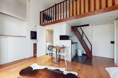 Télévision ou salle de divertissement dans l'établissement Chez Gustave: CLIM Calm,Saint Paul Marais, 2Guests
