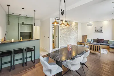 Cuisine ou kitchenette dans l'établissement Luxury in the heart of St Germain A/C 3 BR outdoor