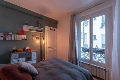 Cuisine ou kitchenette dans l'établissement Appartement parisien (12ème)