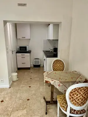 Cuisine ou kitchenette dans l'établissement Studio butte aux cailles