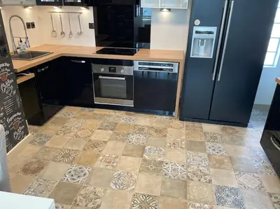 Cuisine ou kitchenette dans l'établissement Appartement 3p Ivry