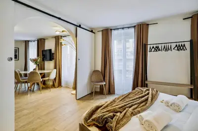 Un ou plusieurs lits dans un hébergement de l'établissement Beautiful 2BDR near the Eiffel Tower