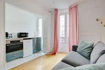Cuisine ou kitchenette dans l'établissement Charming appartement - 1BD-4P - Batignolles