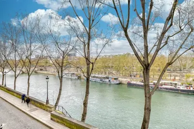 Vue sur la rivière ou le fleuve situé(e) à proximité de l'appartement