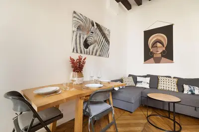 Coin salon dans l'établissement Louvre & Chatelet-1BR Cosy Apt